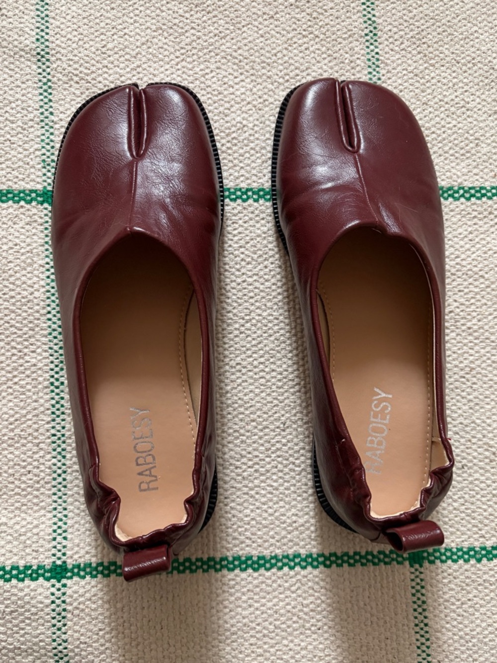 Women’s Burgundy Tabi Flats